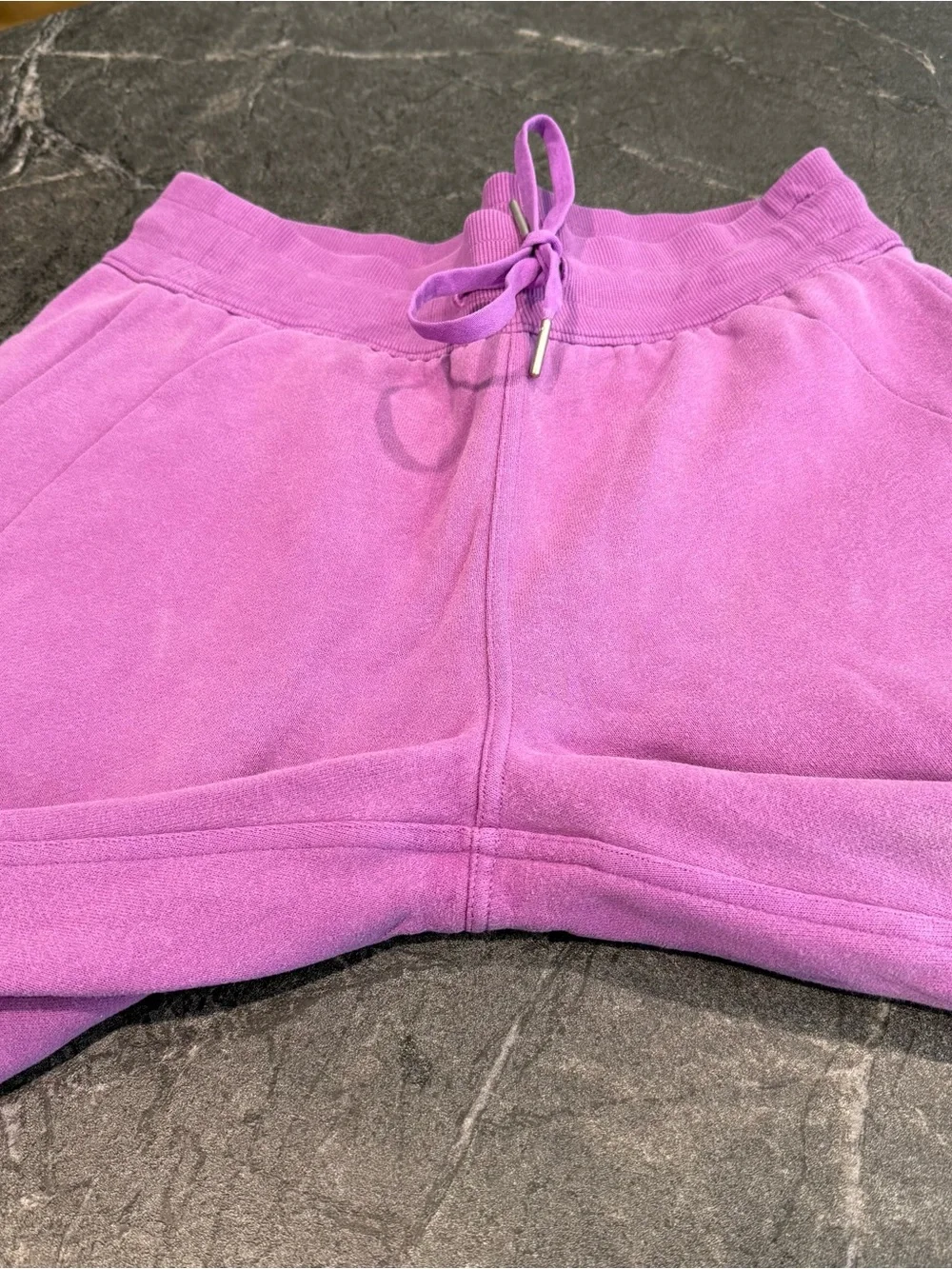 Lululemon scuba high rise sweatpant joggers size 6 purple